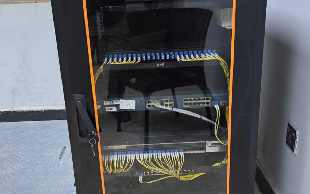 Wireless VoIP and network infrastructure deployment at Akkas Power Station